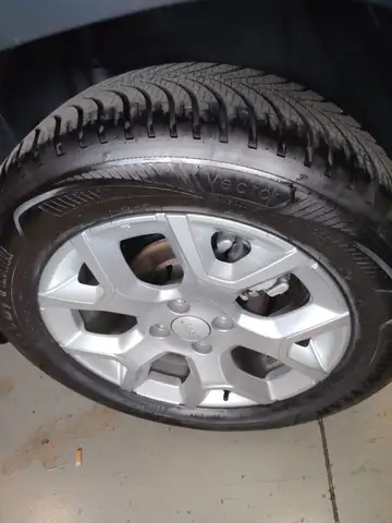 Jeep Avenger view 9