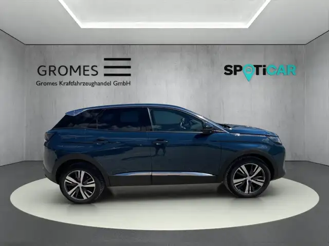 Peugeot 3008 view 2