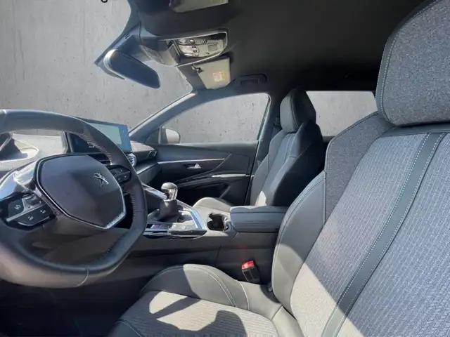 Peugeot 3008 view 9