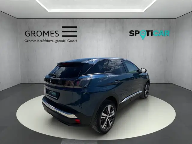 Peugeot 3008 view 3