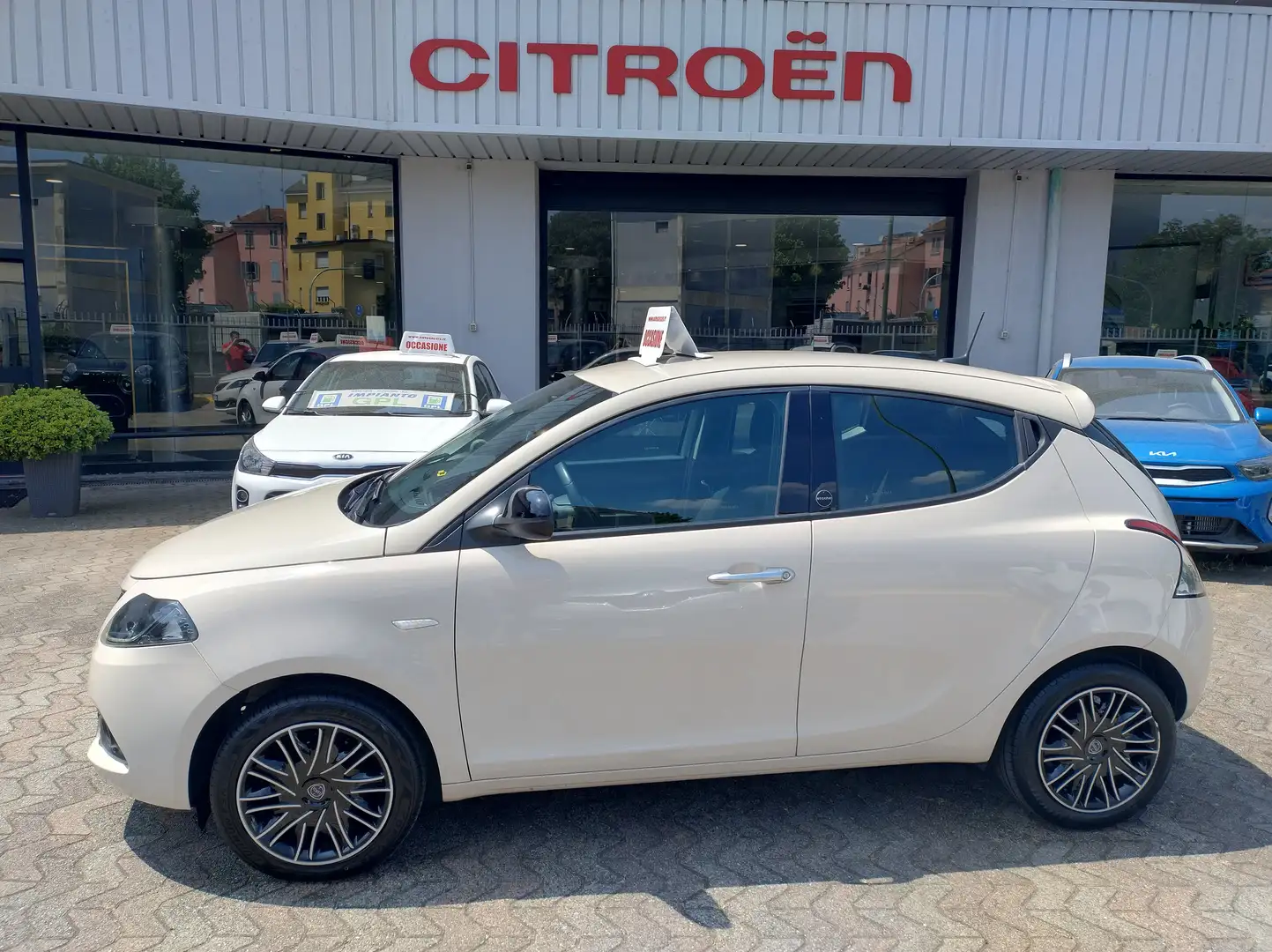Lancia Ypsilon 1.0 firefly hybrid Gold s&s-GARANZIA FINO 36 MESI Bianco - 2