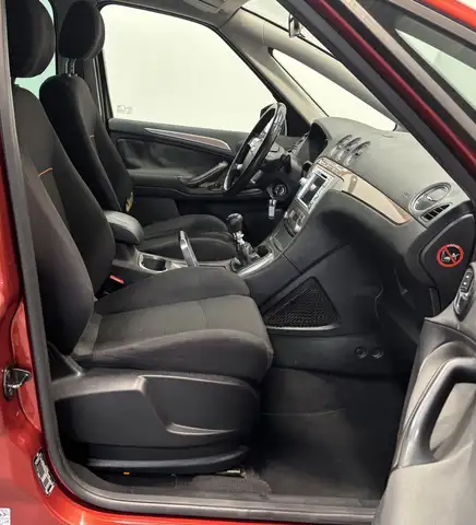 Ford S-Max view 10