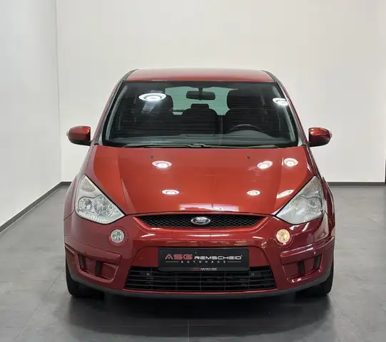 Ford S-Max view 2