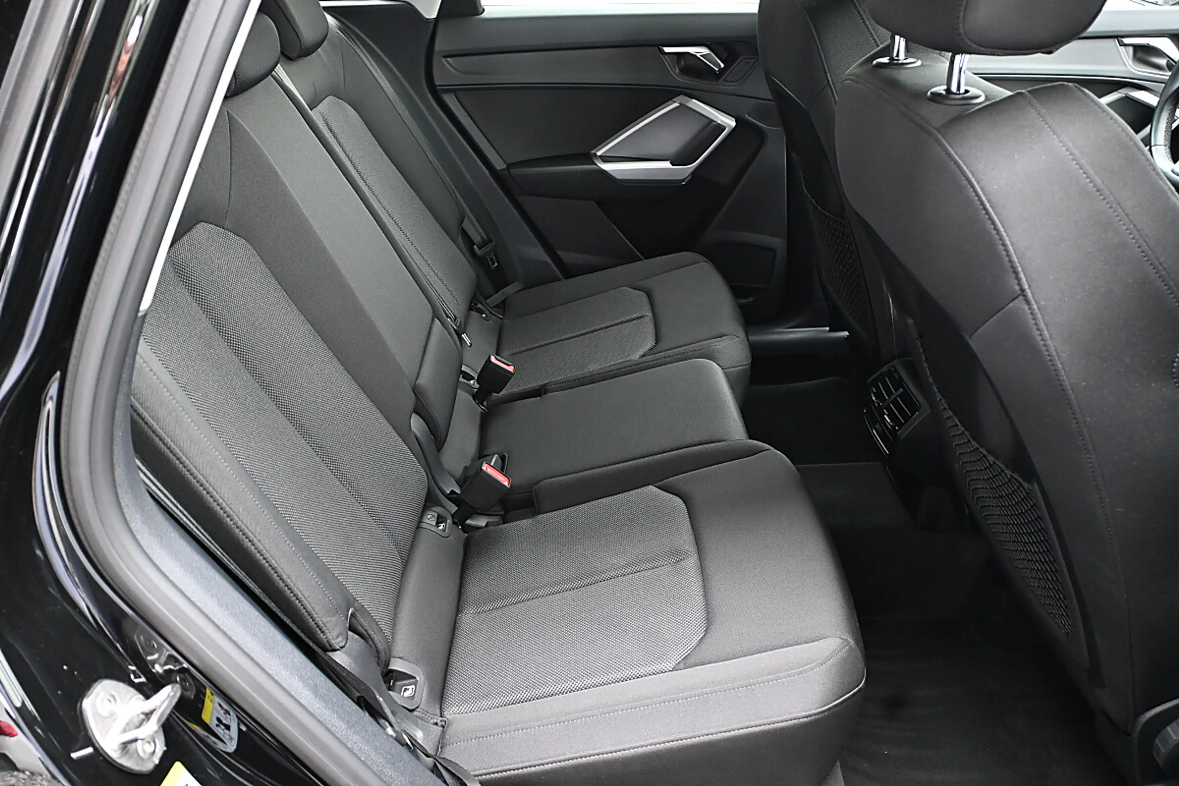 Audi Q3 35 TDI advanced S-tronic ACC, Kamera, LED, Navi... — photo 11