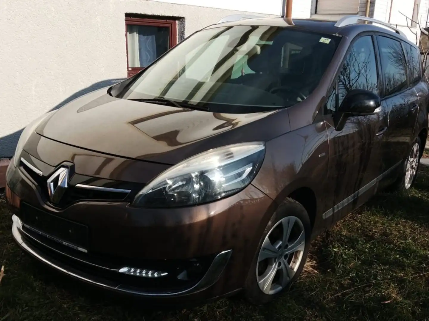 Renault Grand Scenic Grand+Scénic+dCi+110+EDC+Bose+Edition Braun - 1