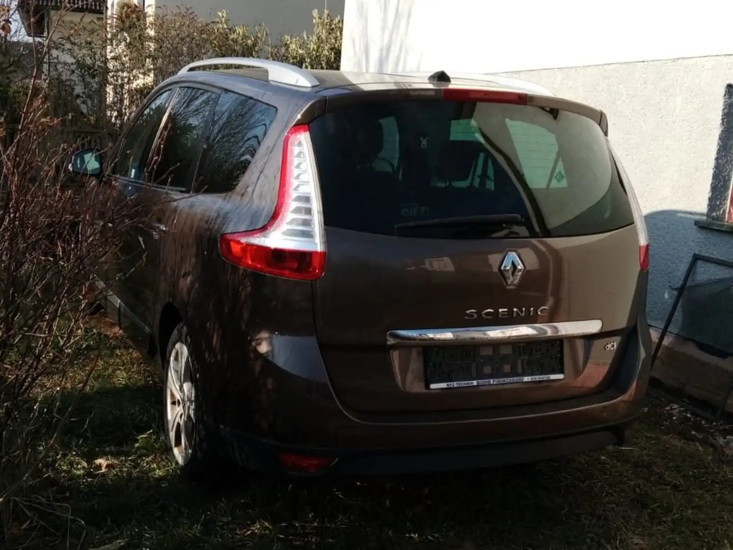 Renault Grand Scenic Grand+Scénic+dCi+110+EDC+Bose+Edition Braun - 2