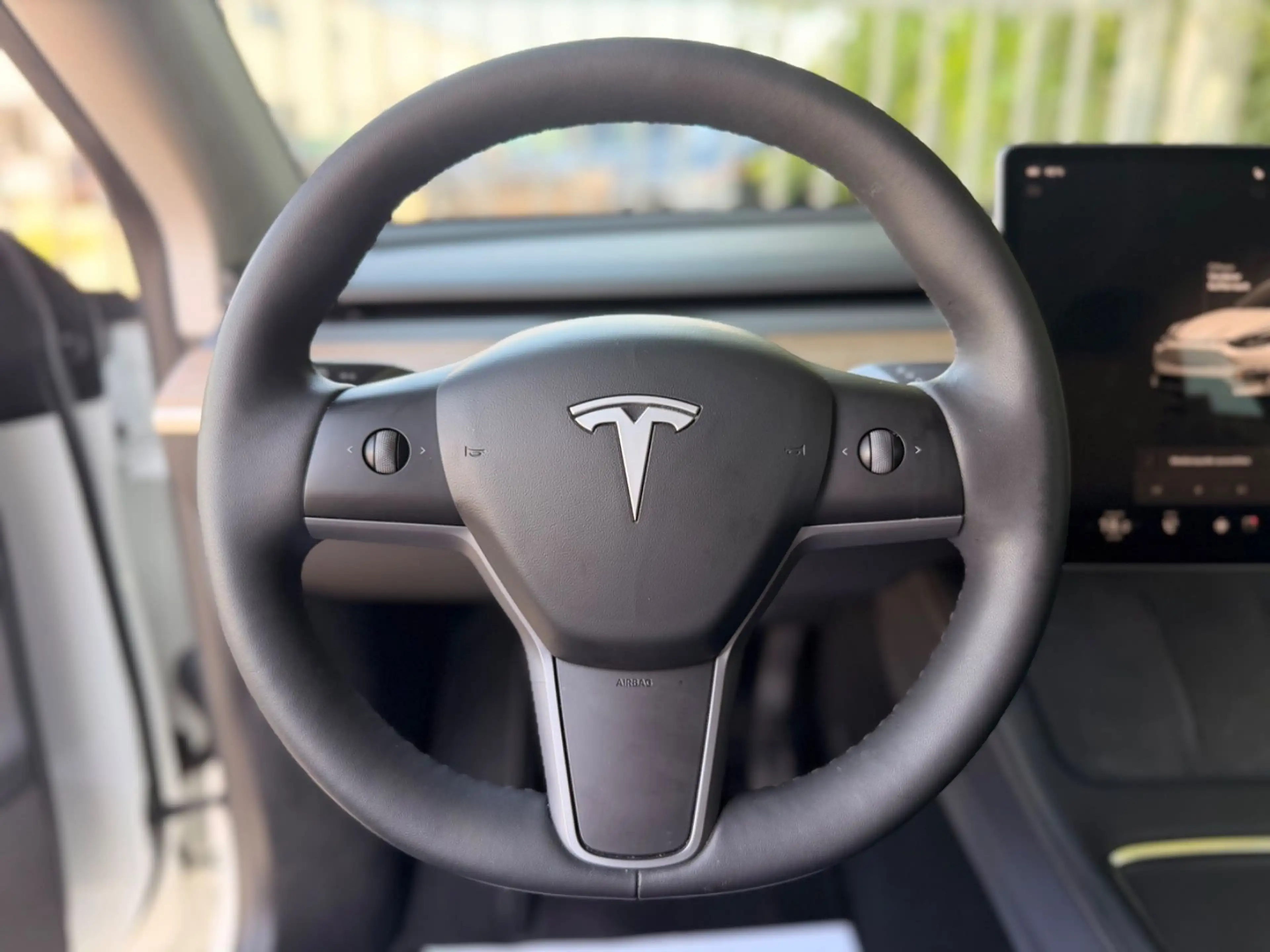 Tesla Model Y Standard Range RWD — photo 15