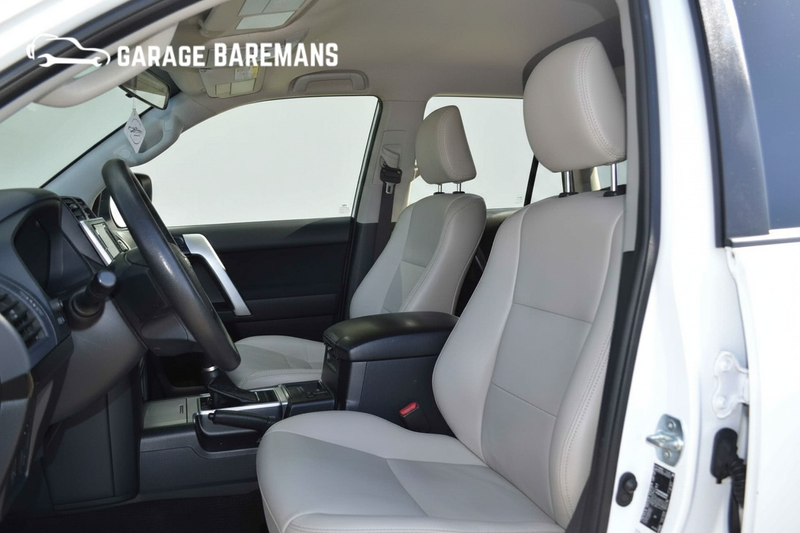 Toyota Land Cruiser 150 2.8 D-4D-F Comfort Window Van — photo 9