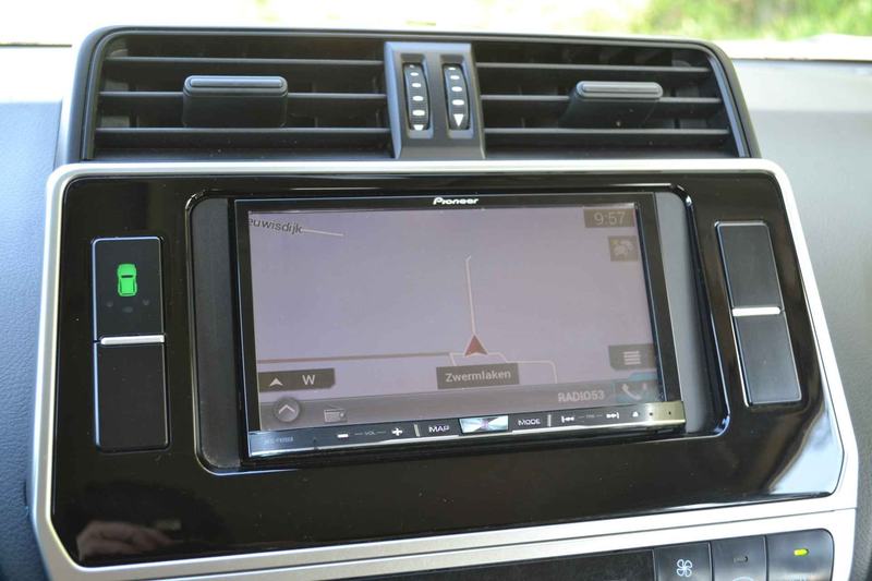 Toyota Land Cruiser 150 2.8 D-4D-F Comfort Window Van — photo 13