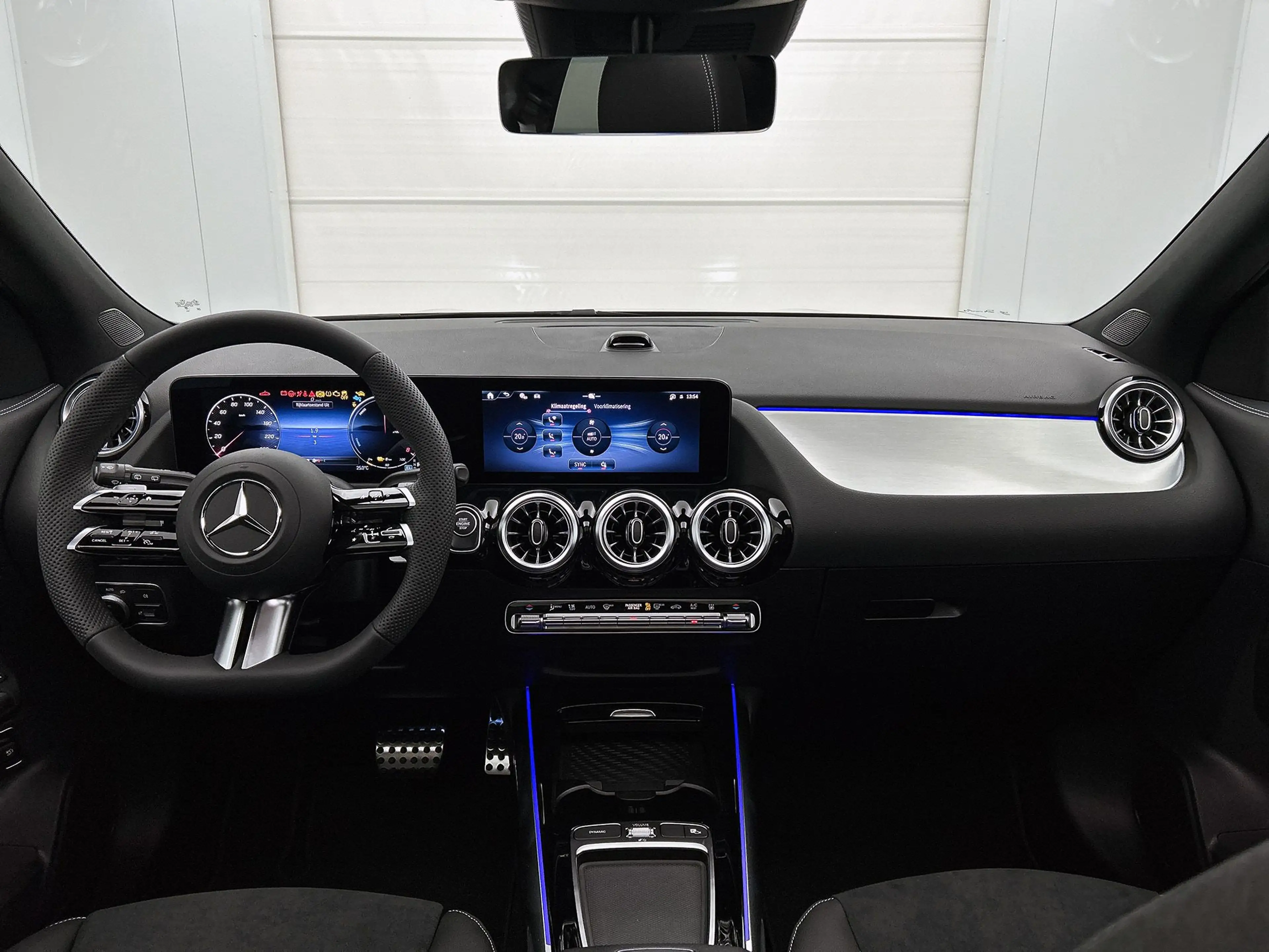 Mercedes-Benz GLA 250 e 140 Year Edition | Plus pakket | Parkeerpakket | — photo 4