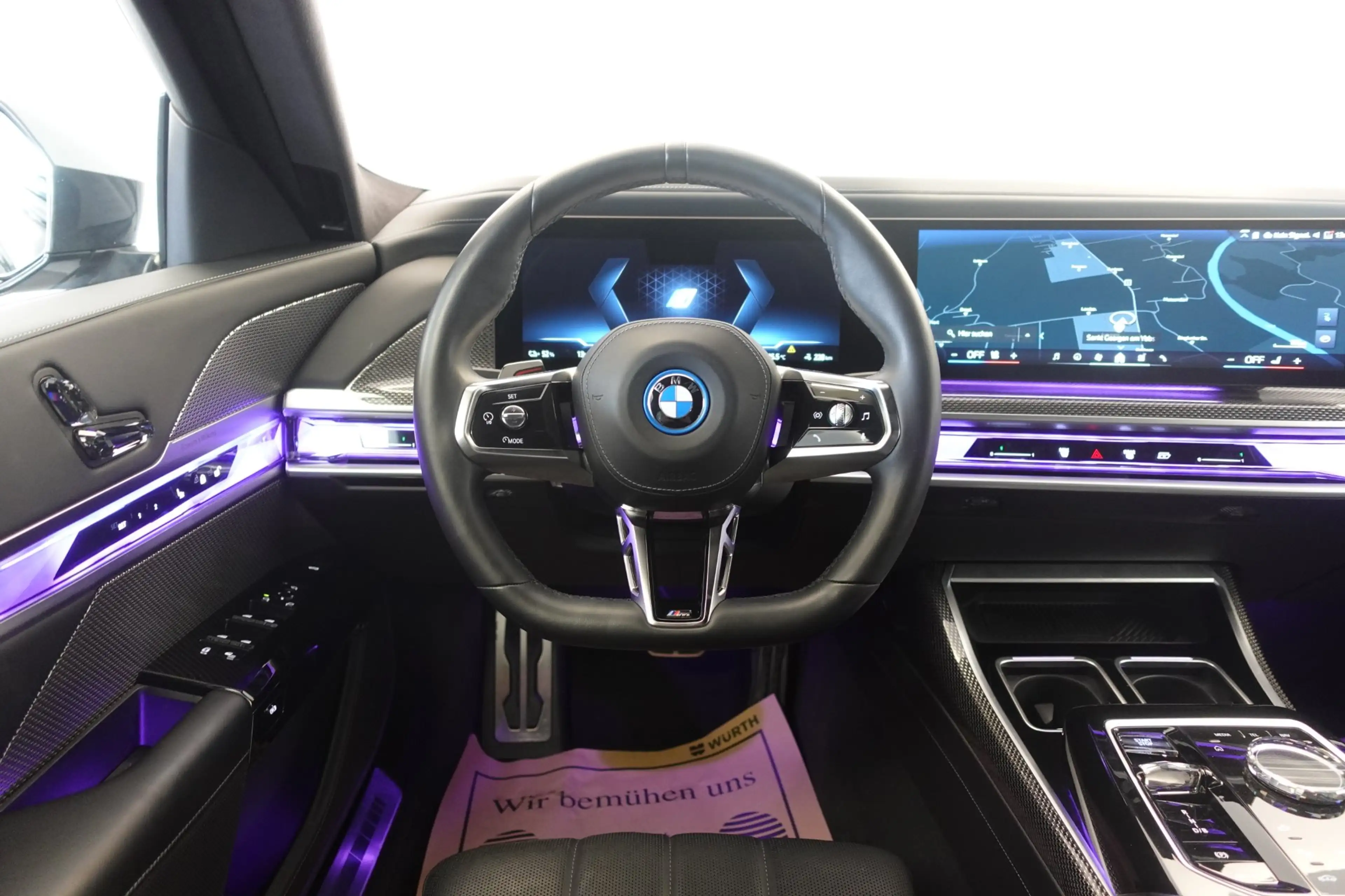 BMW i7 xDrive60 G70 — photo 14