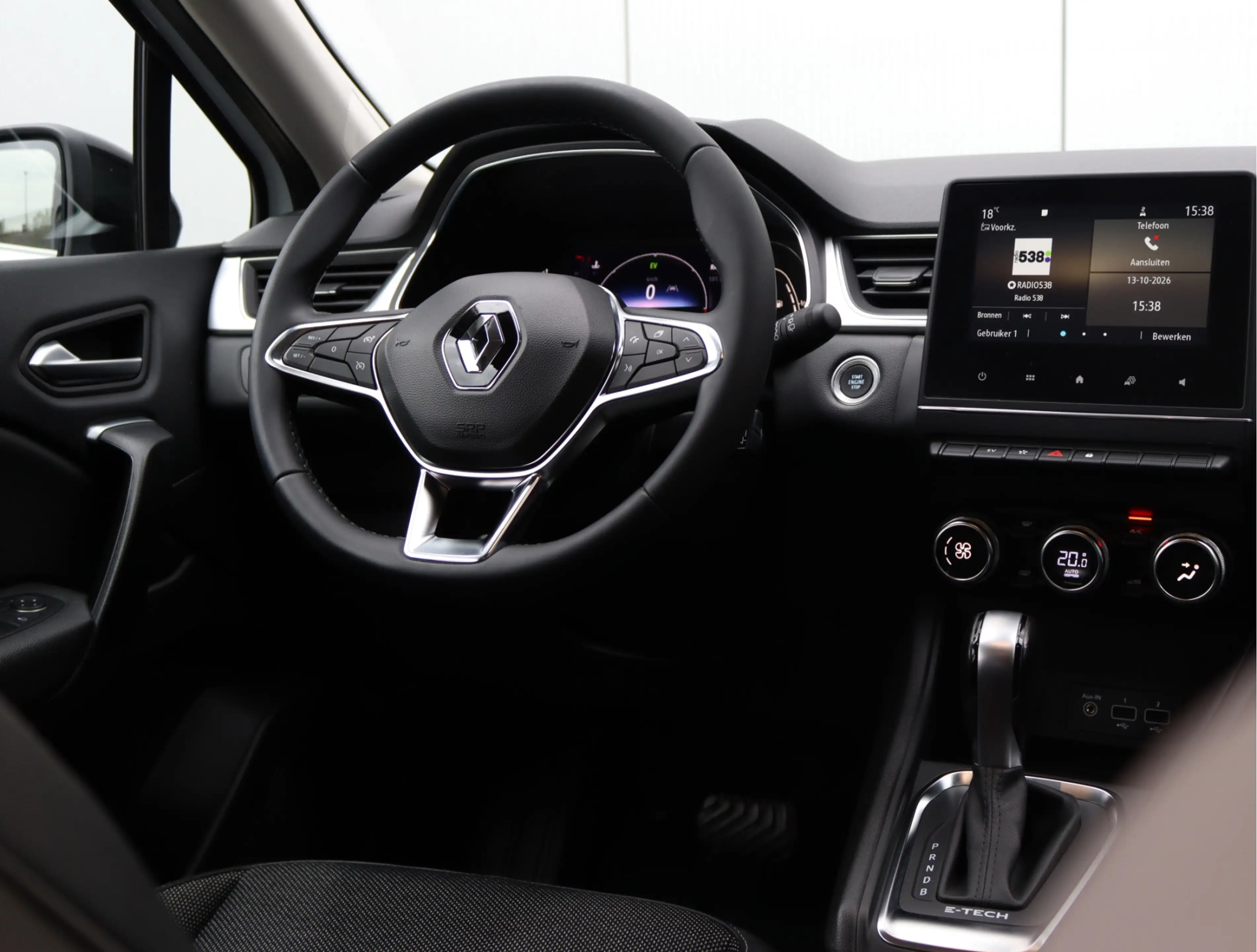 Renault Captur 1.6 E-Tech full hybrid 145 techno | Camera | LED | — photo 18