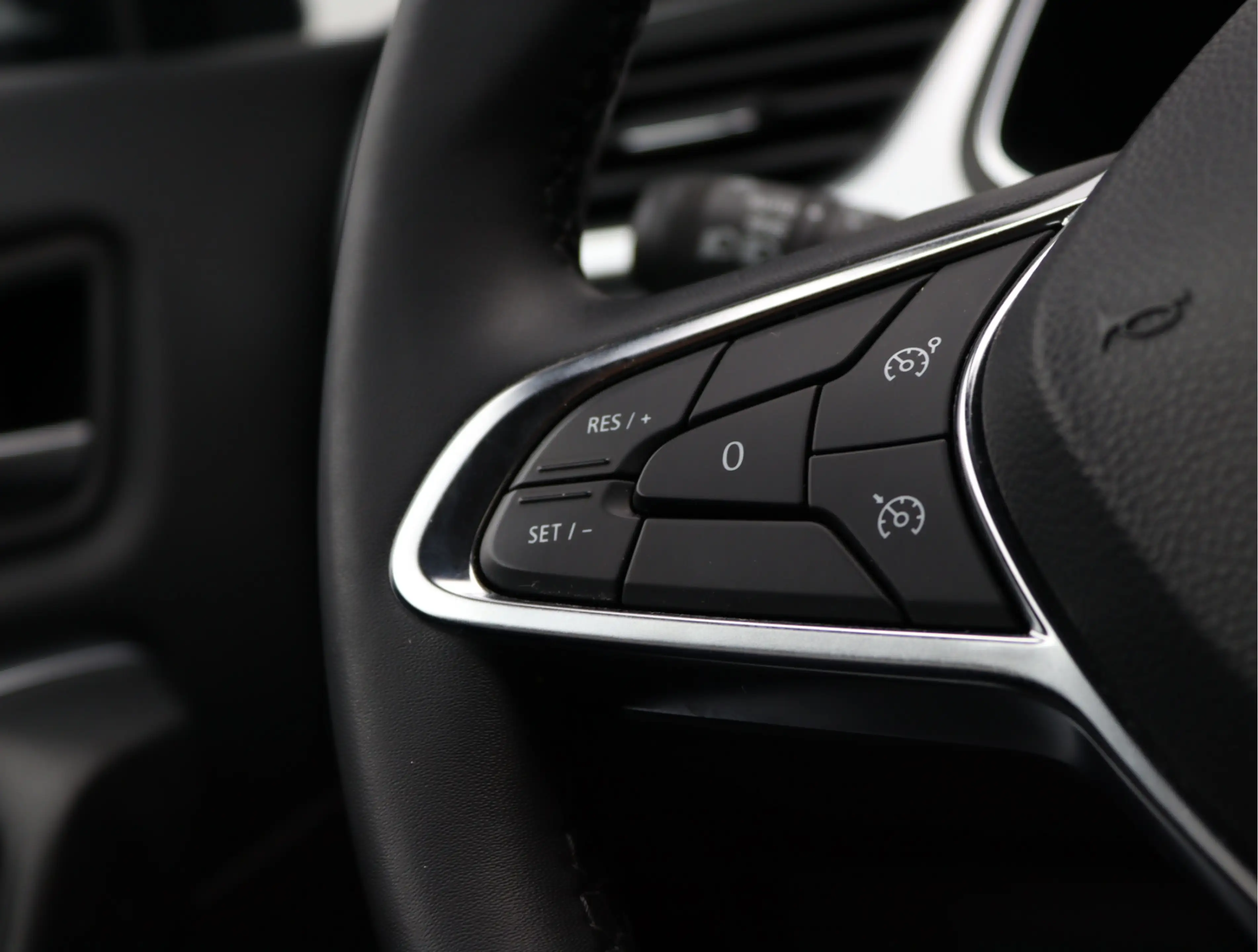 Renault Captur 1.6 E-Tech full hybrid 145 techno | Camera | LED | — photo 32