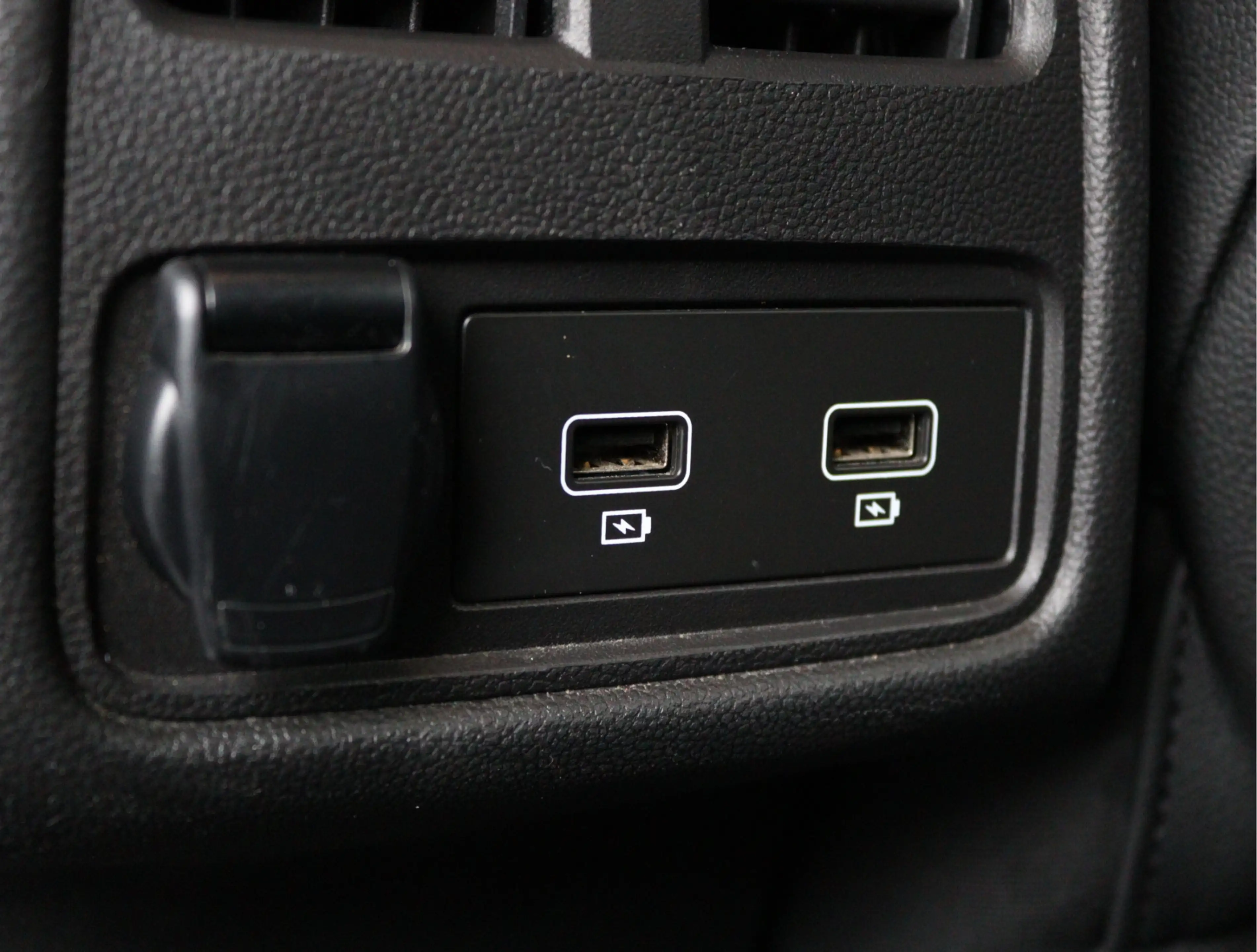 Renault Captur 1.6 E-Tech full hybrid 145 techno | Camera | LED | — photo 25