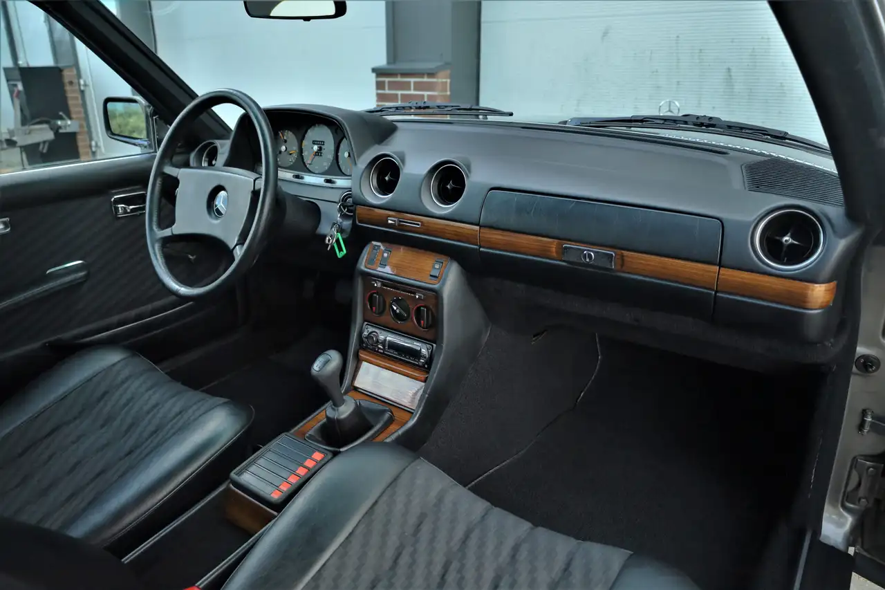 Mercedes-Benz CE 280 200-280 (W123) 230 98692km Belastingvrij, foto 10