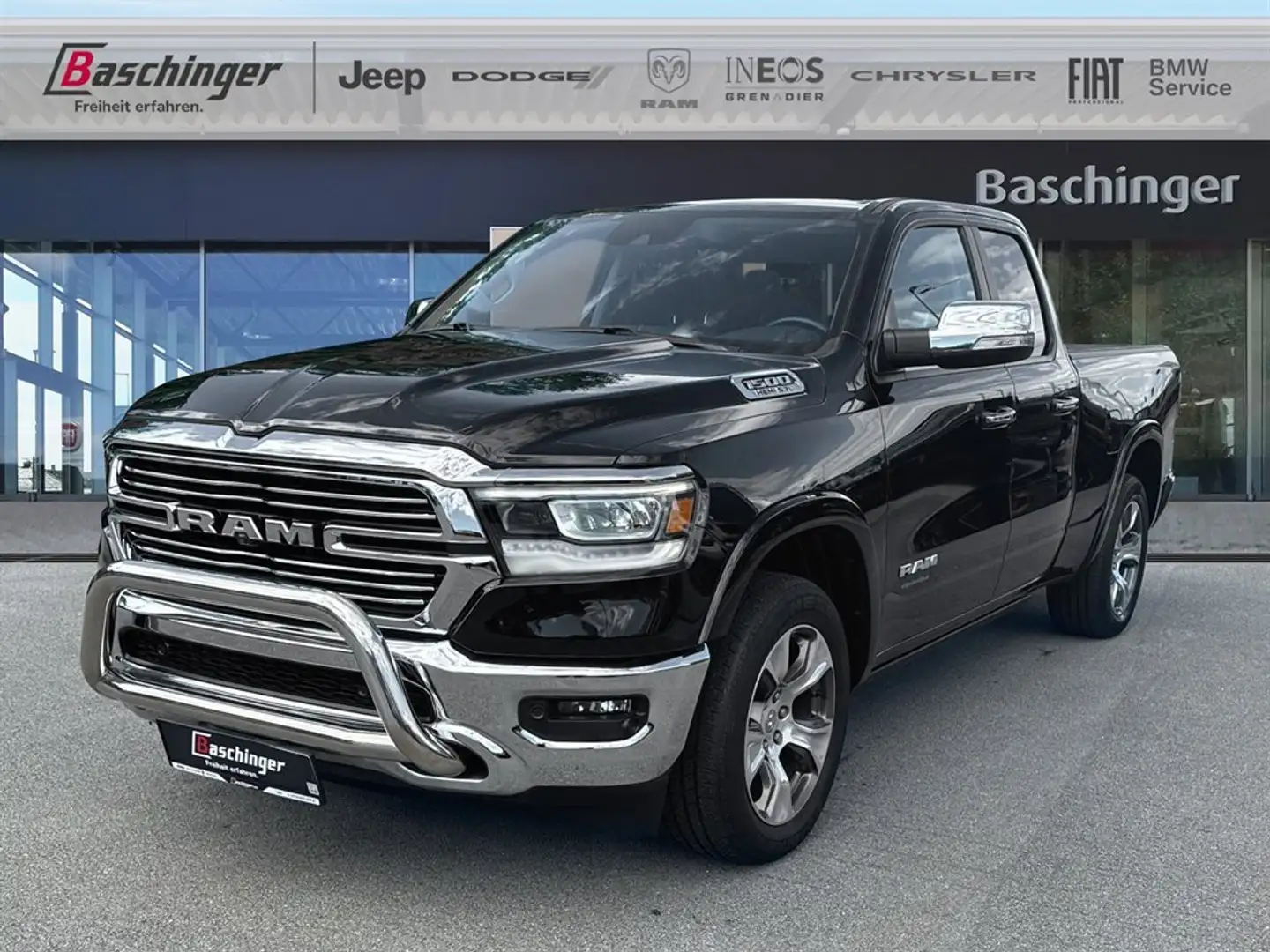 Dodge RAM Dodge RAM LKW Quad Cab Laramie V8 6-SITZER Schwarz - 1