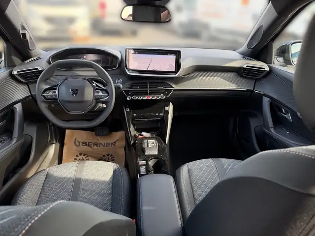 Peugeot 2008 view 8
