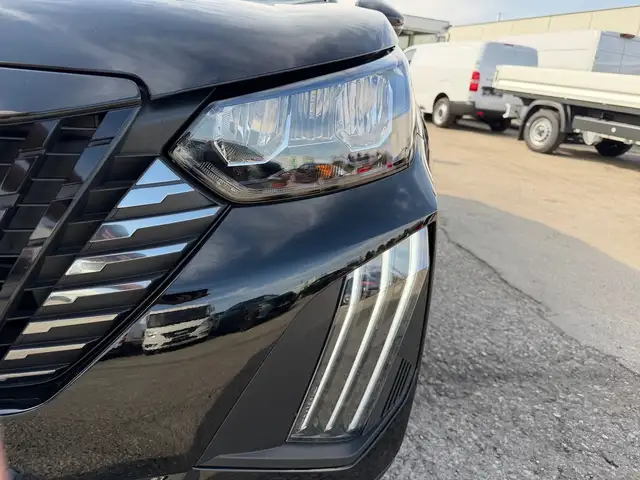 Peugeot 2008 view 13