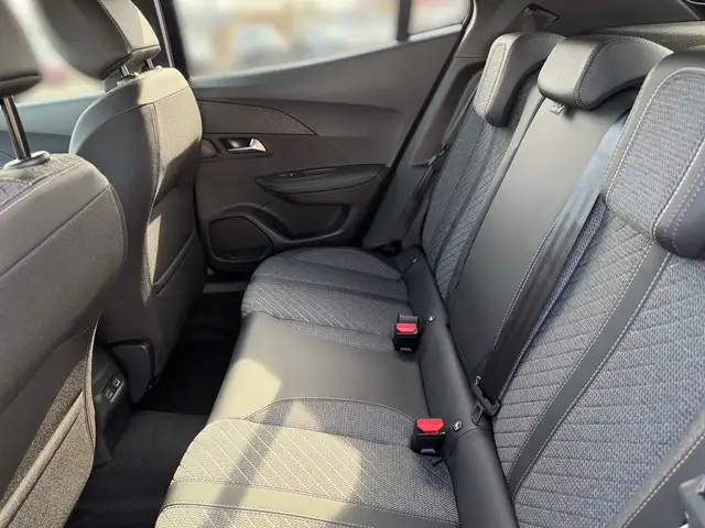 Peugeot 2008 view 12