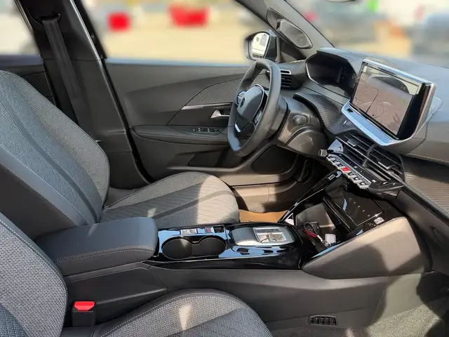 Peugeot 2008 view 7