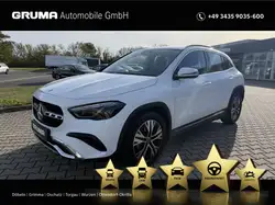 Mercedes-Benz GLA 200 Progressive/Navi/Keyless Go/Autom./Klima Keyless Go Komfort Paket/LED/Park Assist./Sitzhzg./MF Lenkrad/Digitales Radio
