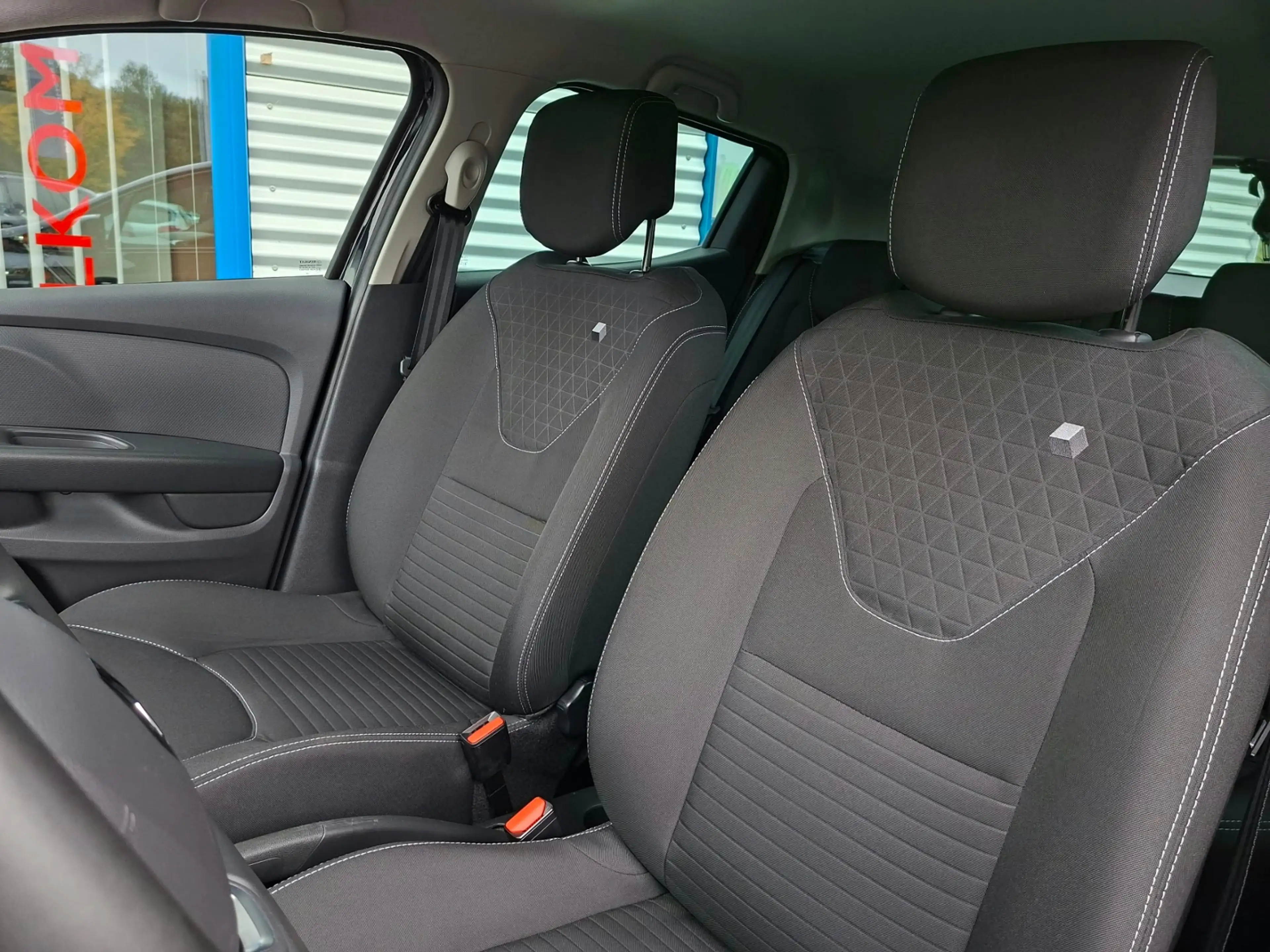 Renault Clio IV 0.9 TCe "Limited" *NAVI*DAB*PDC*LM-FELGEN*KLIM — photo 9