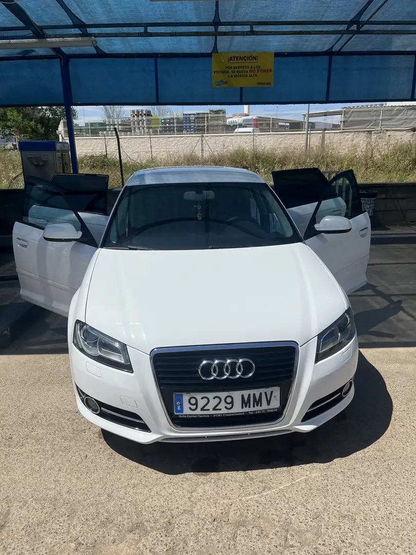 Audi A3 Sportback 1.6TDI Ambition - 1