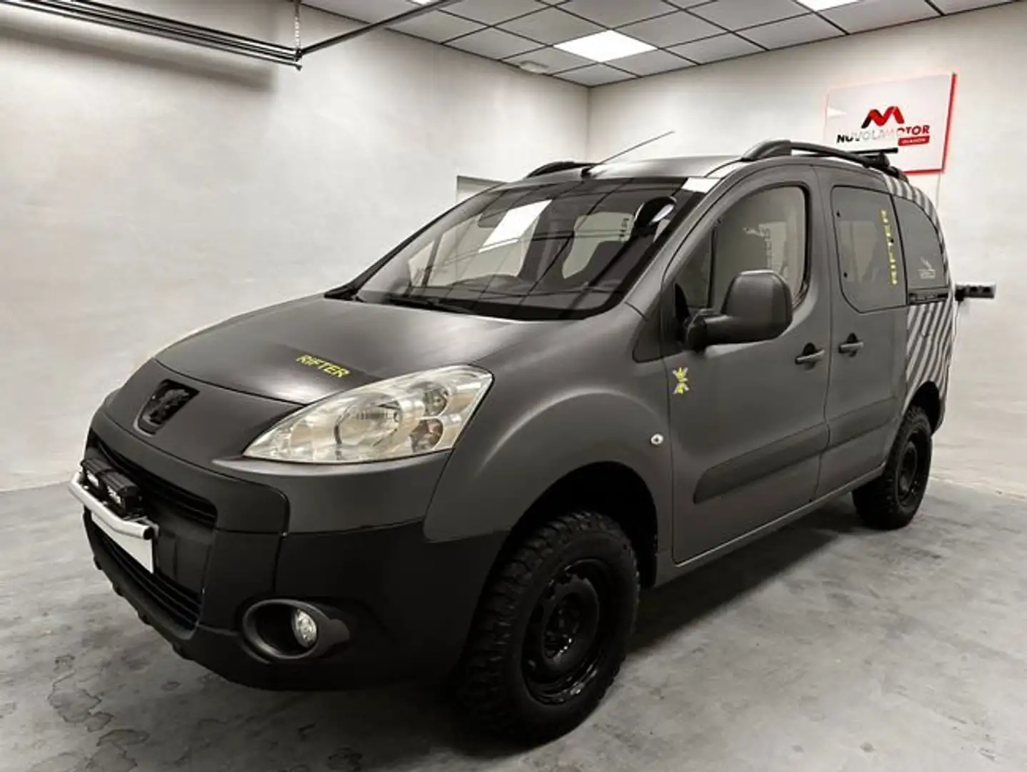 Peugeot Partner Tepee 1.6HDI Dangel Extr.4x4 92 Gris - 1