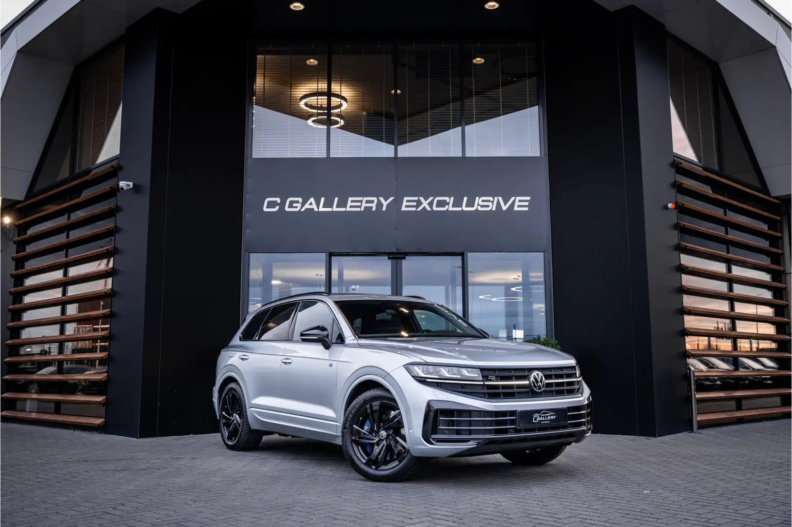 Volkswagen Touareg 3.0 TSi eHybrid 4MOTION R - Facelift | Panorama | Zilver - 1