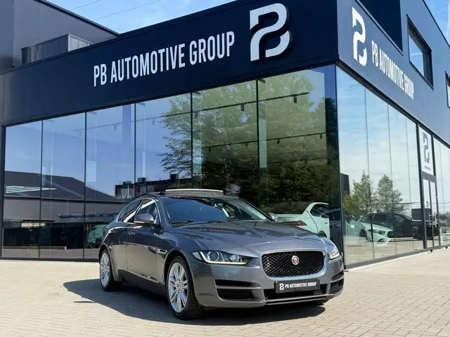 Jaguar XE 2.0-Panoramische dak-Soundsystem Meridian-Led-navi-Camera-verw zetels