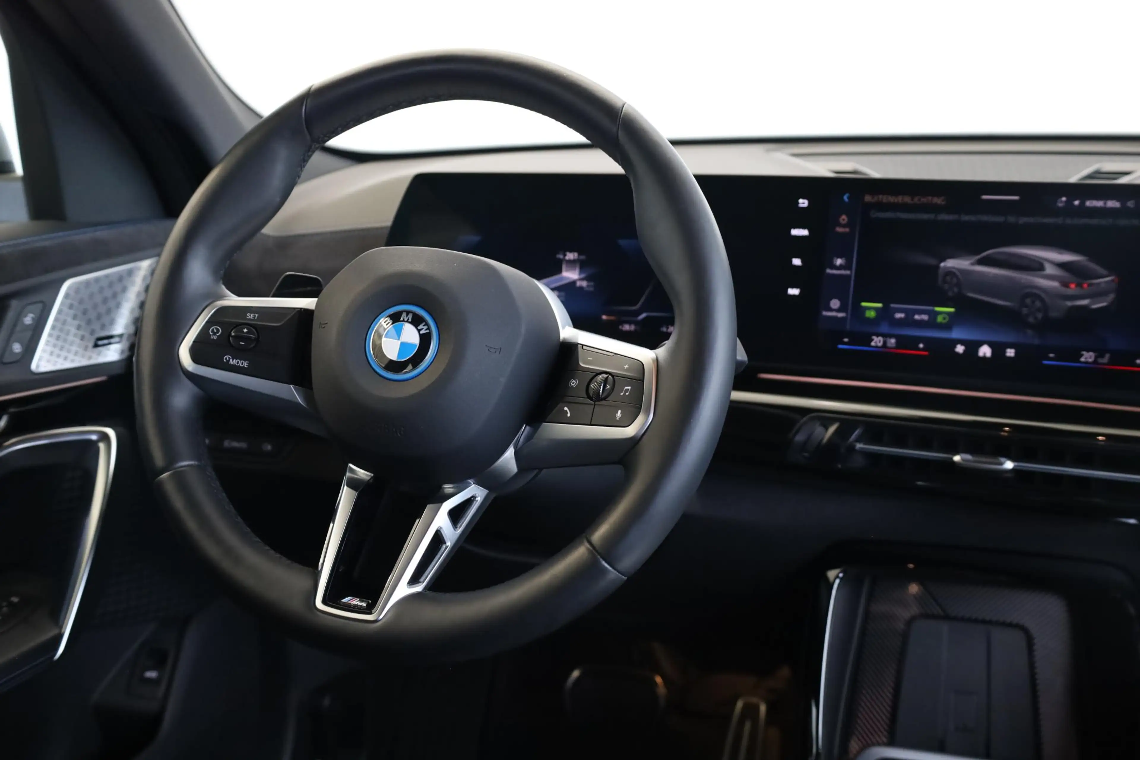BMW iX2 eDrive20 | M Sport | Stuur- en Stoelverwarming | H — photo 13
