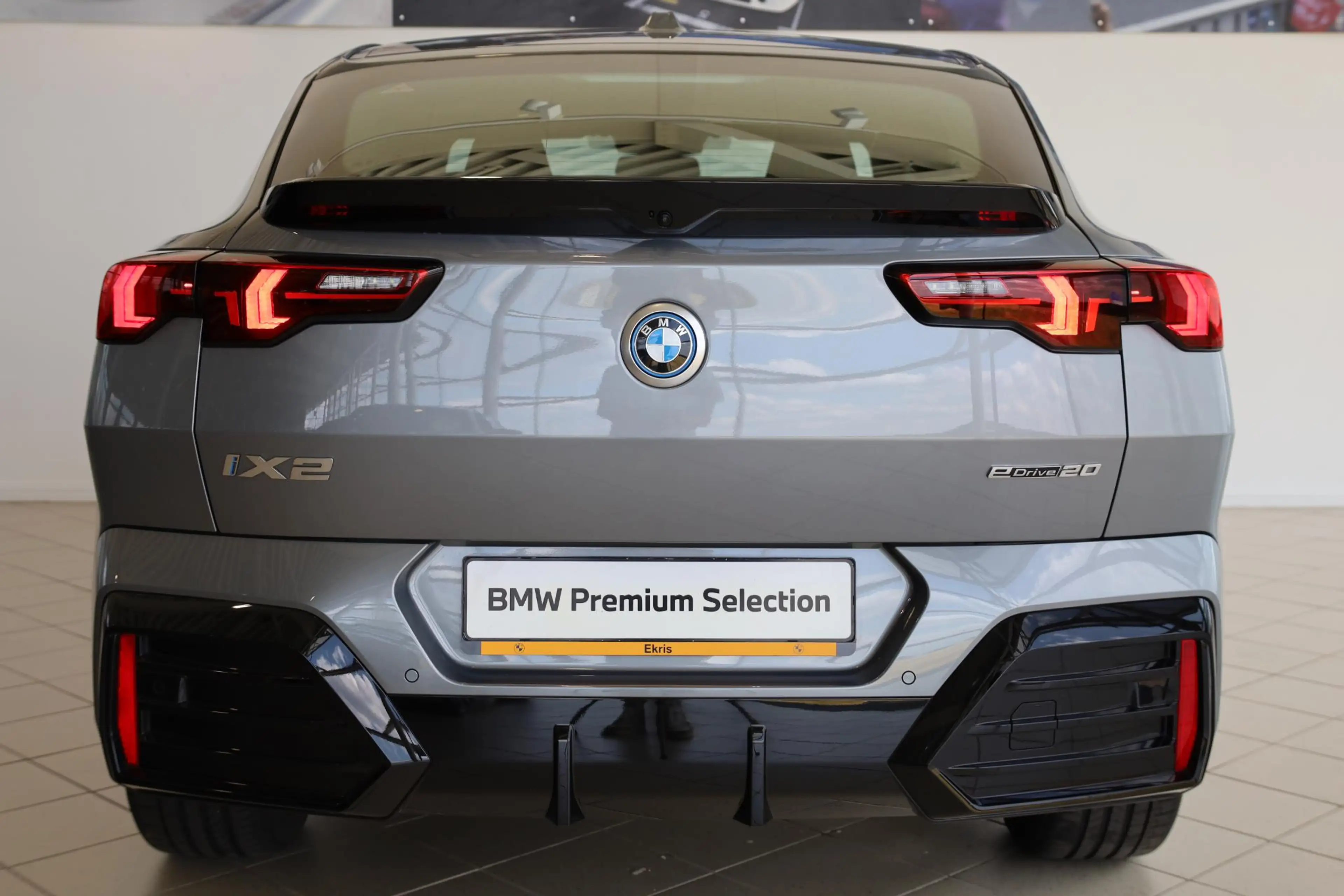 BMW iX2 eDrive20 | M Sport | Stuur- en Stoelverwarming | H — photo 6