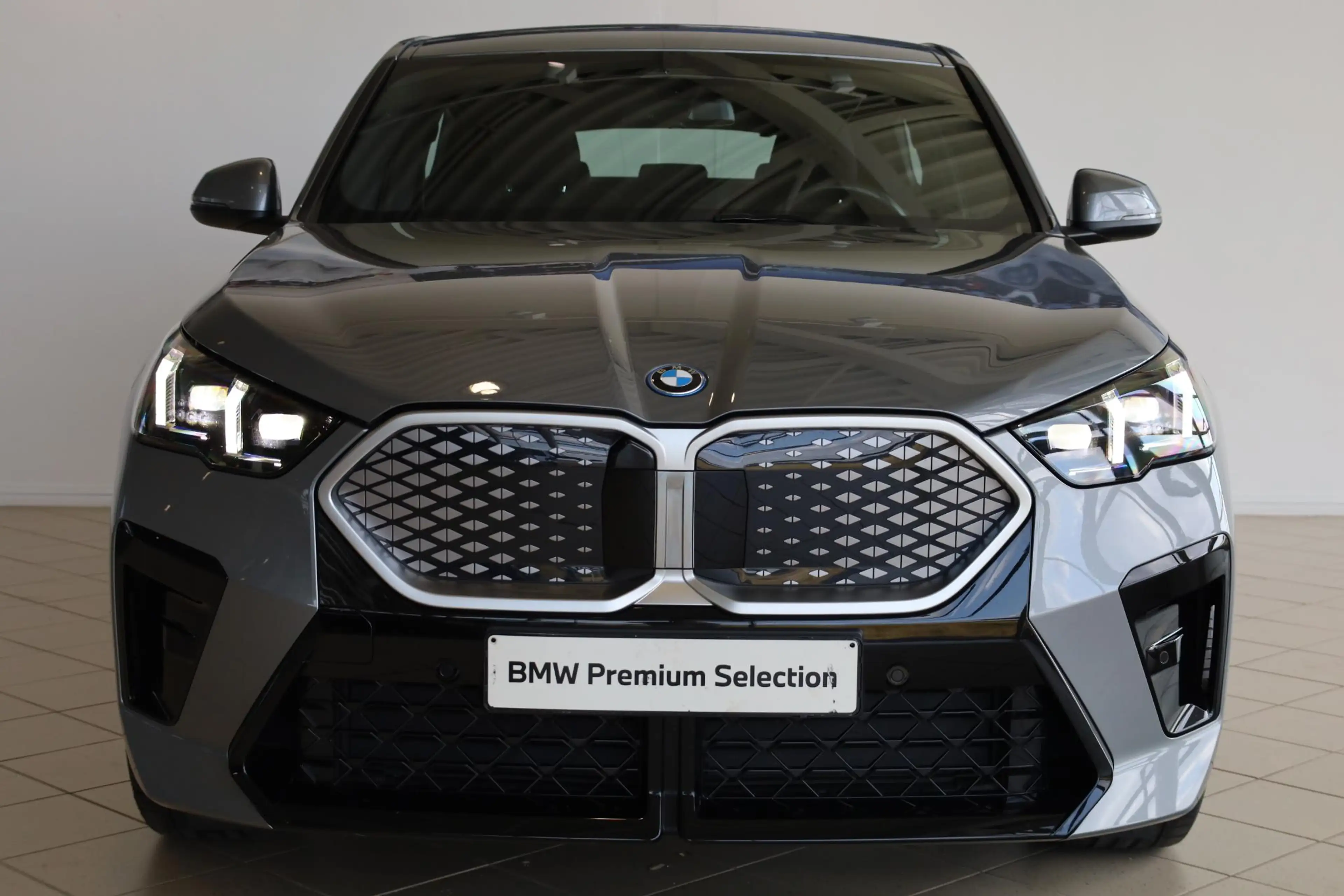 BMW iX2 eDrive20 | M Sport | Stuur- en Stoelverwarming | H — photo 5