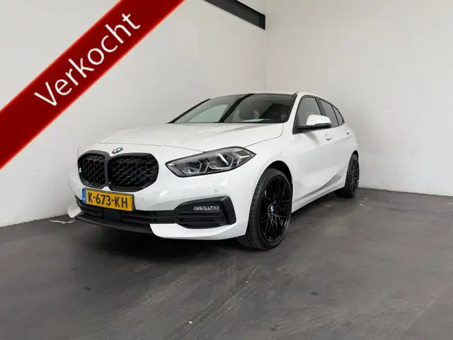 BMW 118 1-serie 118i Executive Edition, Trekhaak!
