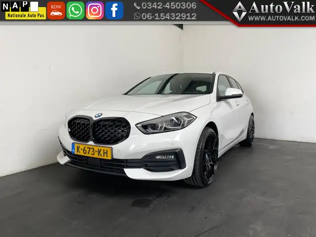 BMW 118 1-serie 118i Executive Edition, Trekhaak!
