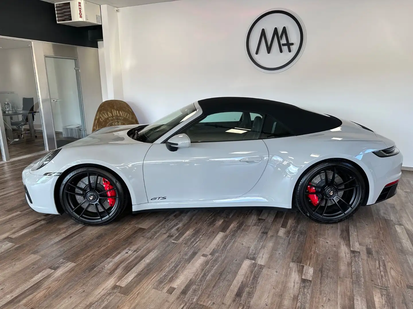 Porsche 992 GTS Cabriolet / Approved Gris - 2