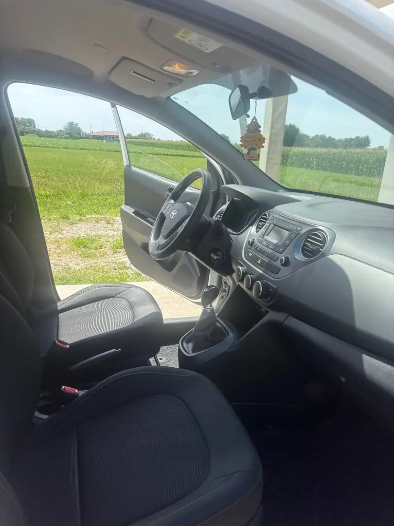 Hyundai i10 i10 1.1 Bianco - 1