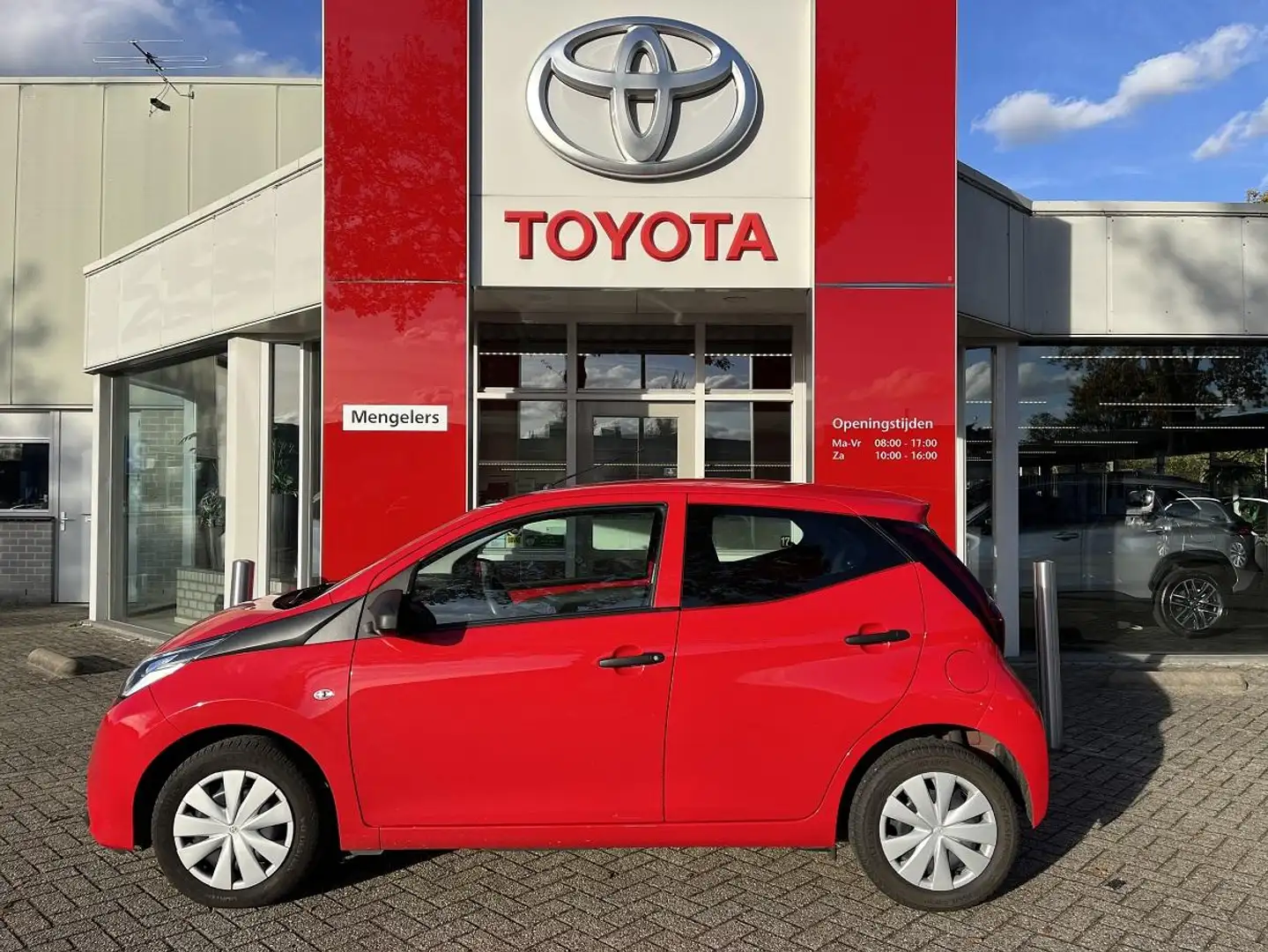 Toyota Aygo 1.0 VVT-i x-fun | Rood - 2