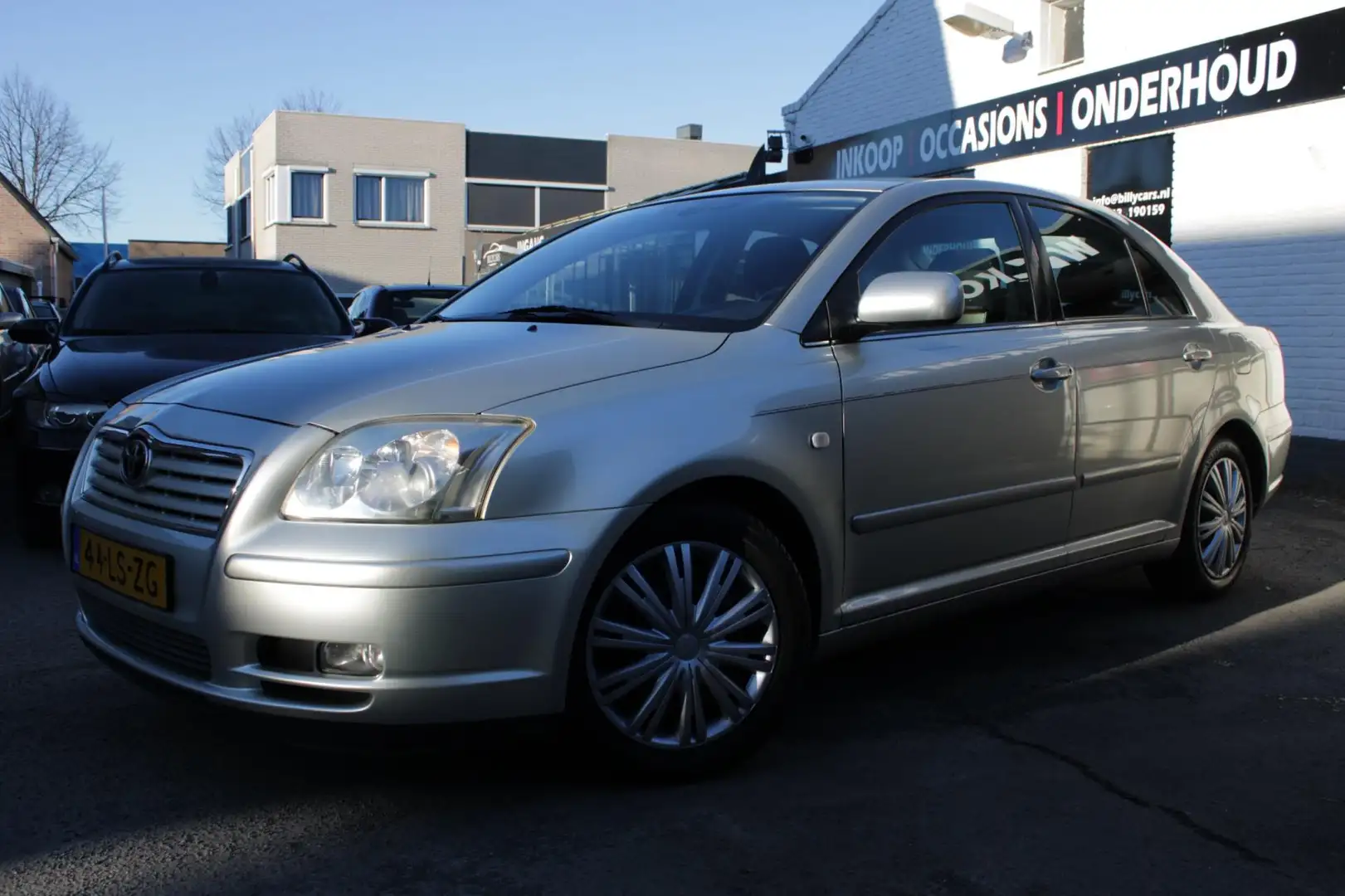 Toyota Avensis 2.0 VVTi Linea Luna | Airco | Elec ramen | Cruise Gris - 1