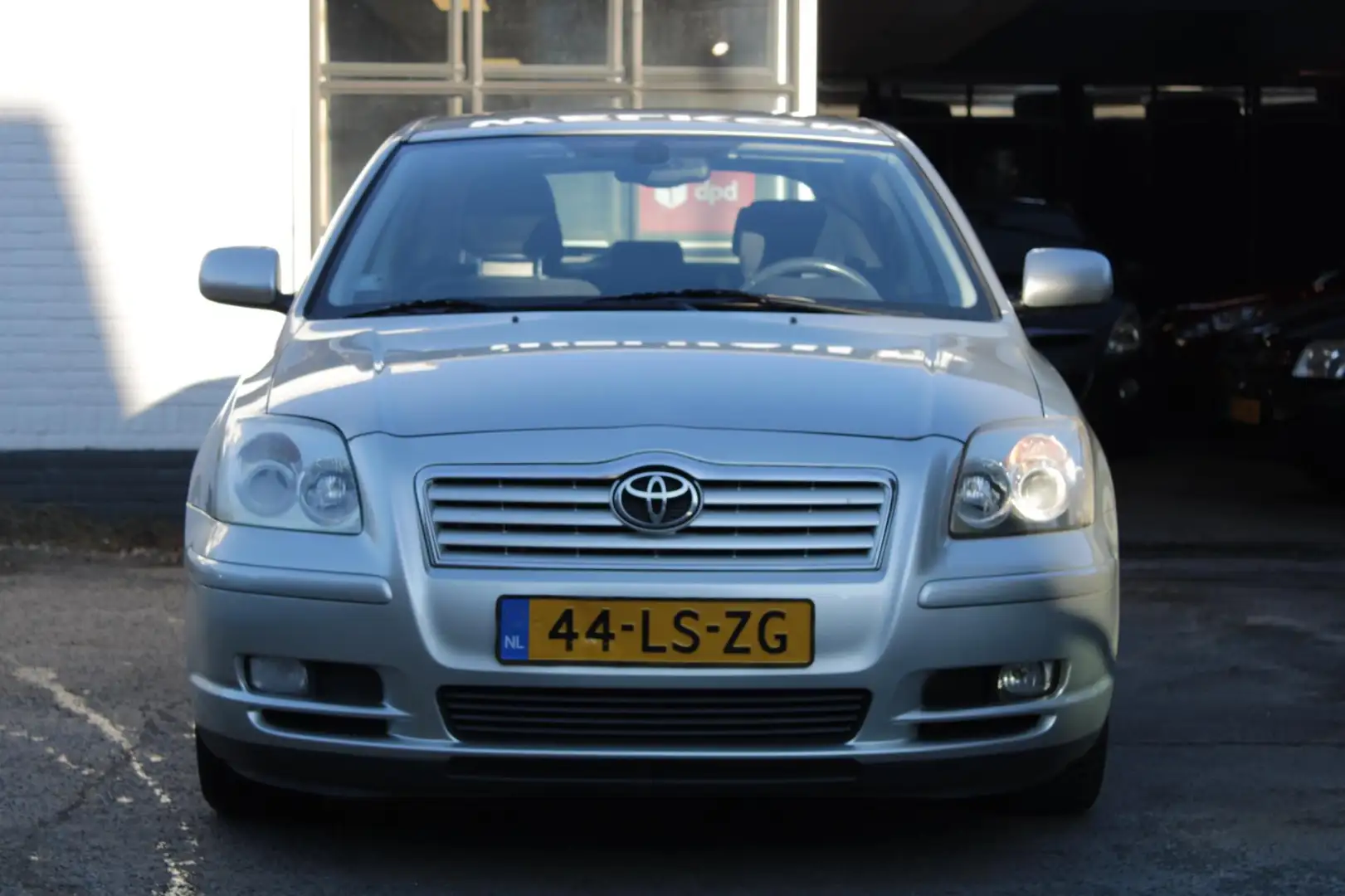Toyota Avensis 2.0 VVTi Linea Luna | Airco | Elec ramen | Cruise Gris - 2