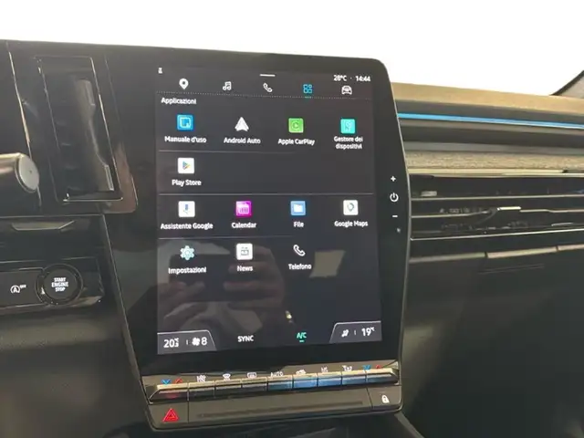 Renault Austral view 12