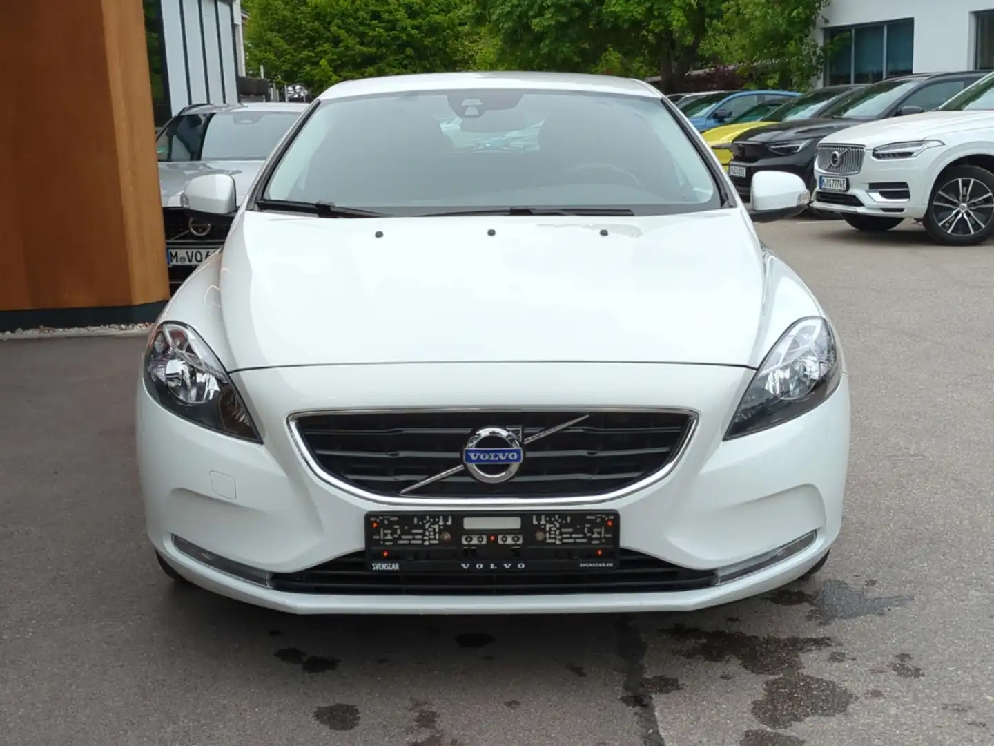 Volvo V40 Kinetic T2 Sperrdiff. Klimaautom Keyless Notbremsa Weiß - 2