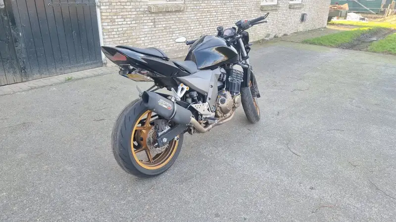 Kawasaki Z 750 - foto 2