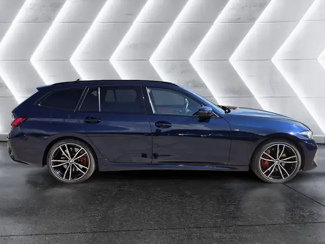 BMW 3 Series view 5