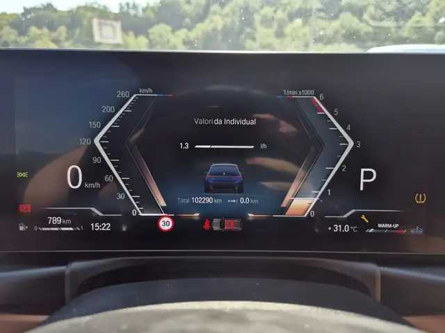 BMW 3 Series view 14