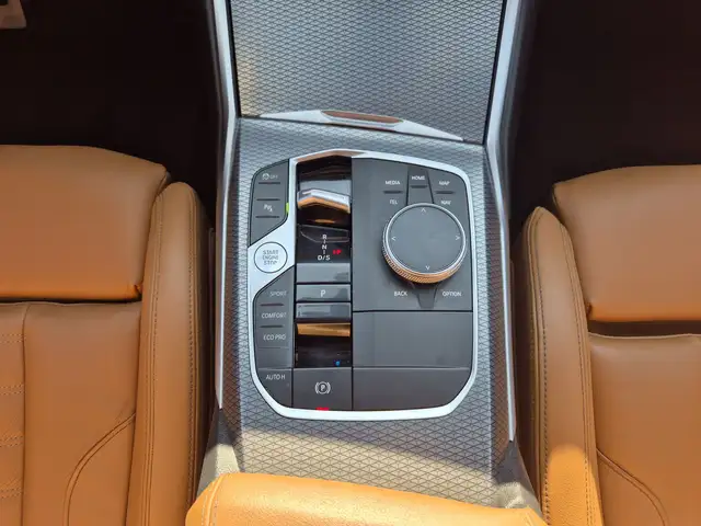 BMW 3 Series view 10