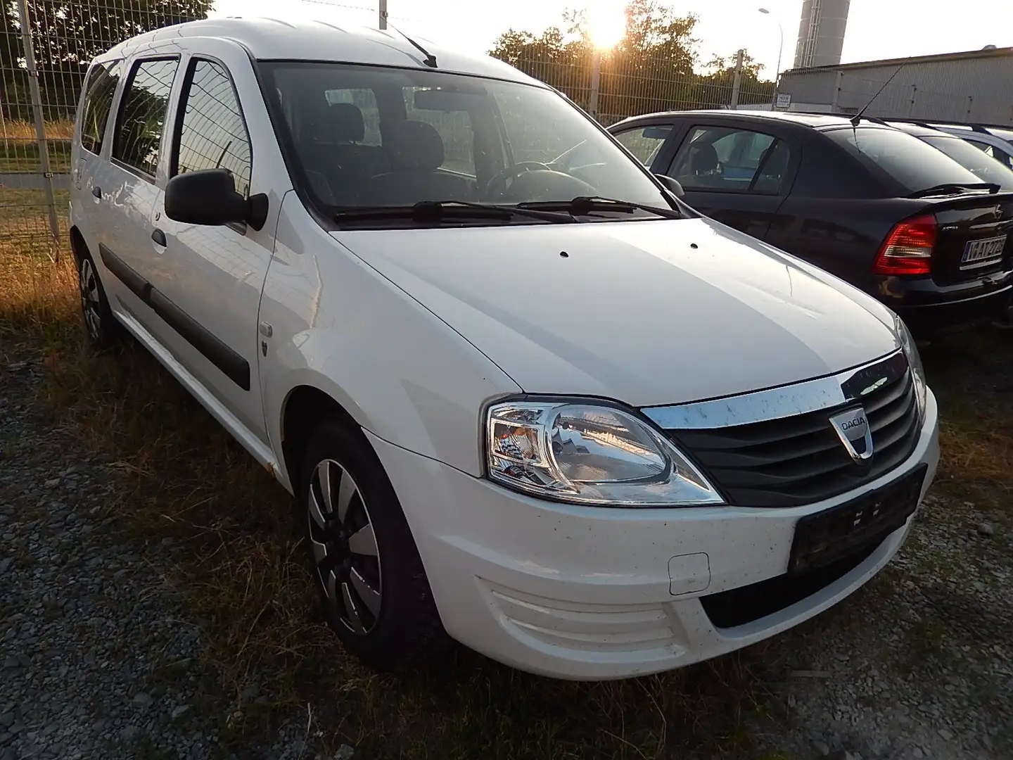 Dacia Logan MCV 1.4 Weiß - 1