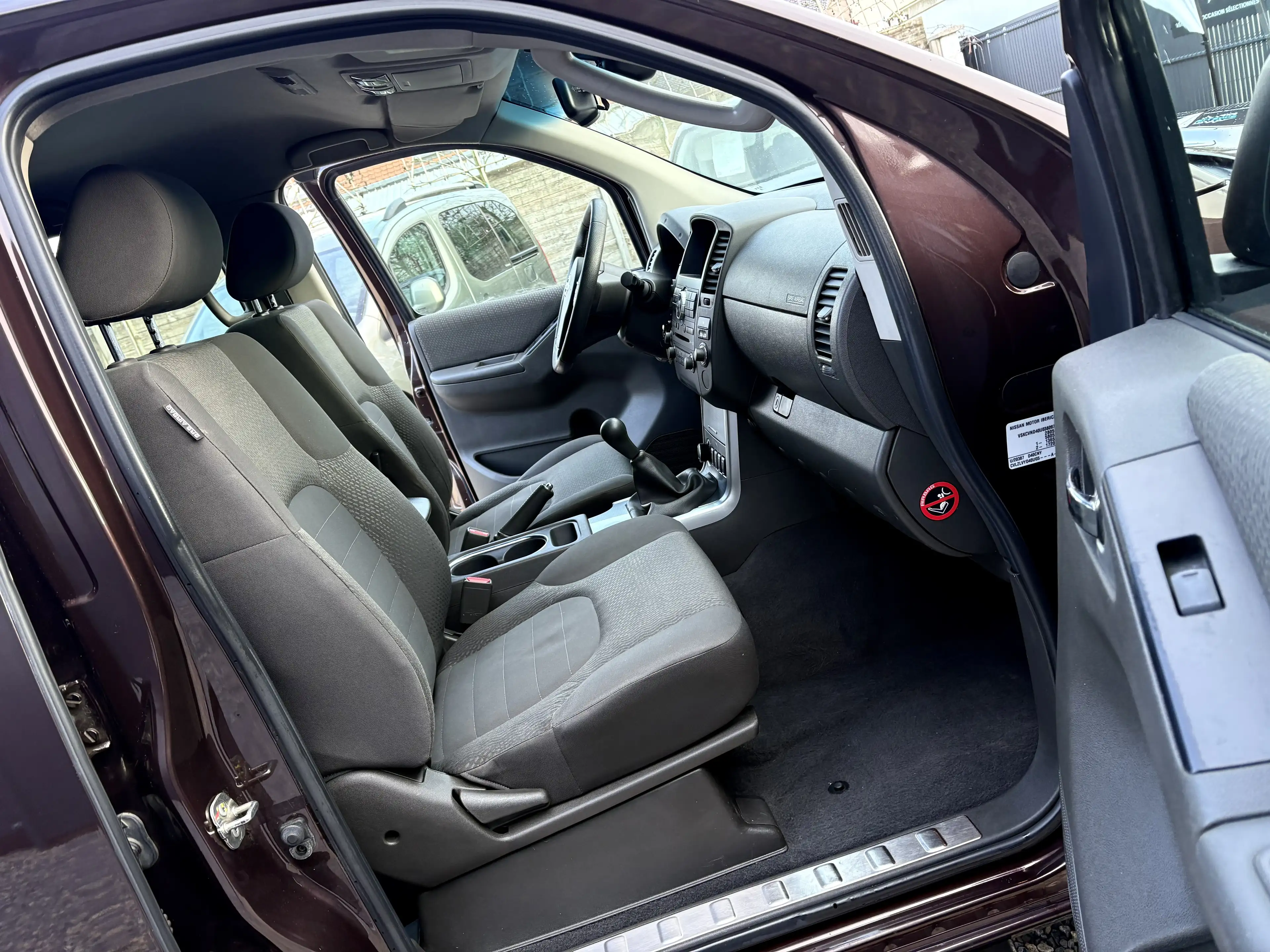 Nissan Navara 2.5 dCi 4x4/ GPS Caméra/ Hard-top — photo 7