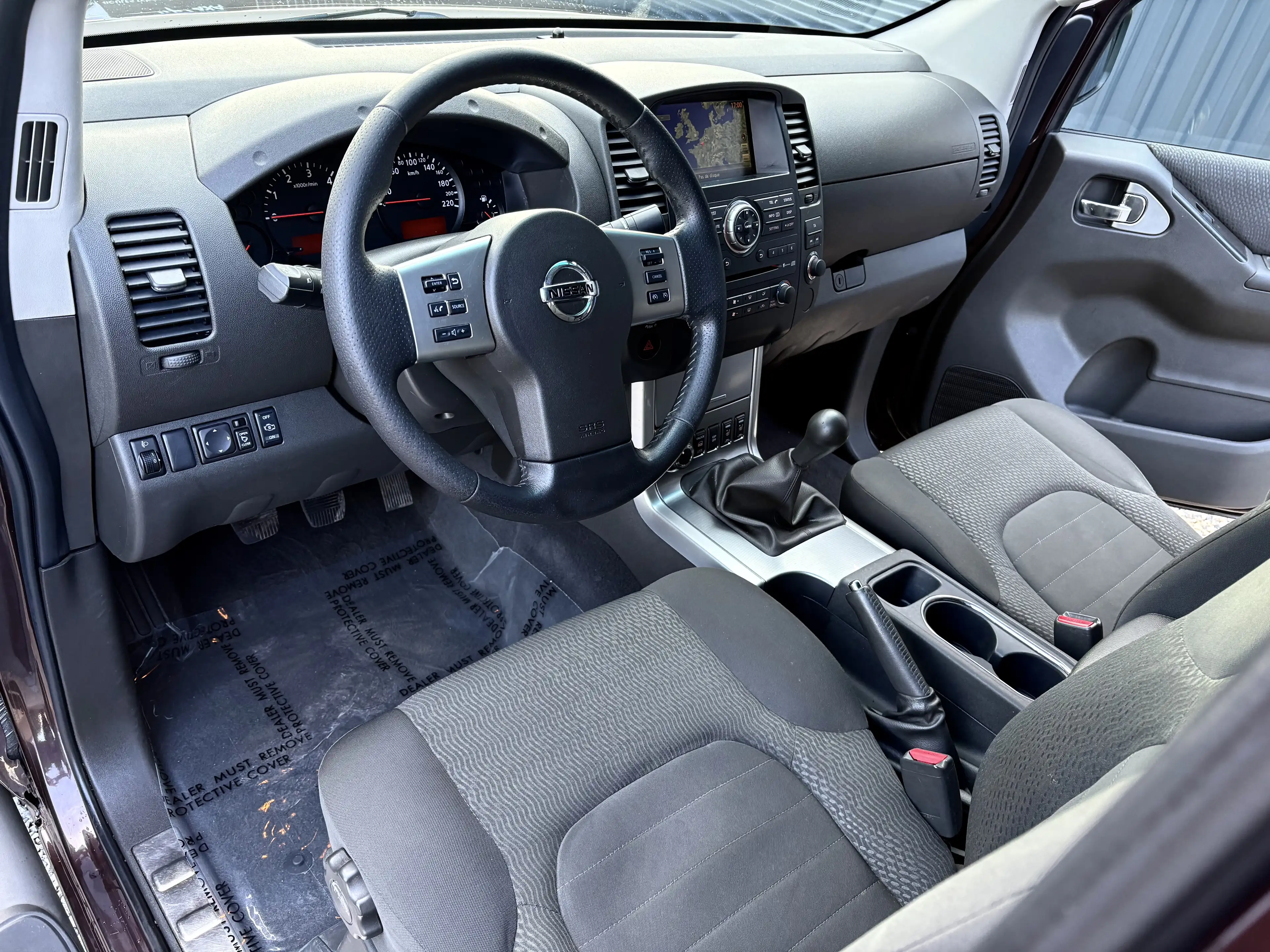 Nissan Navara 2.5 dCi 4x4/ GPS Caméra/ Hard-top — photo 6