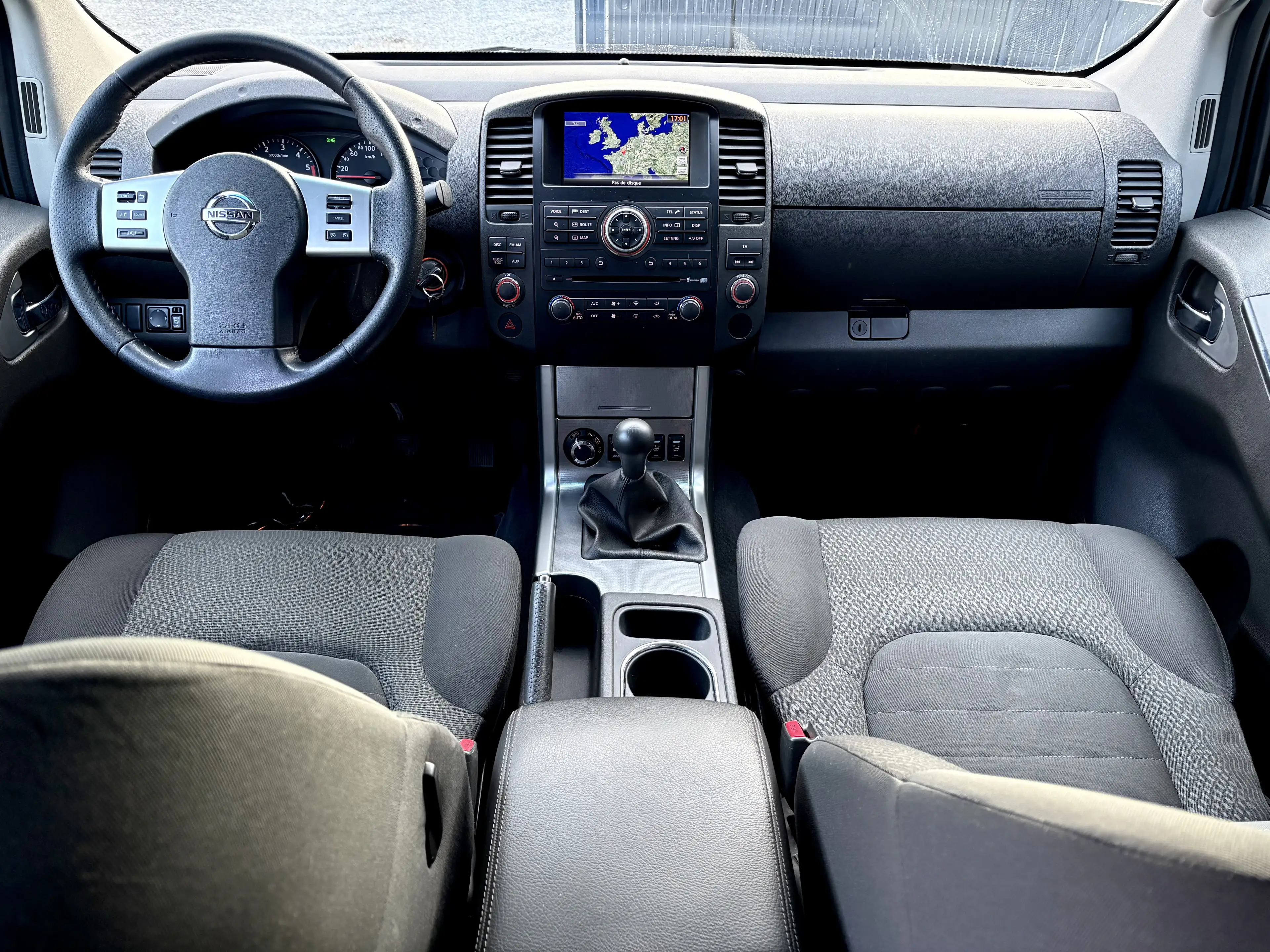 Nissan Navara 2.5 dCi 4x4/ GPS Caméra/ Hard-top — photo 9